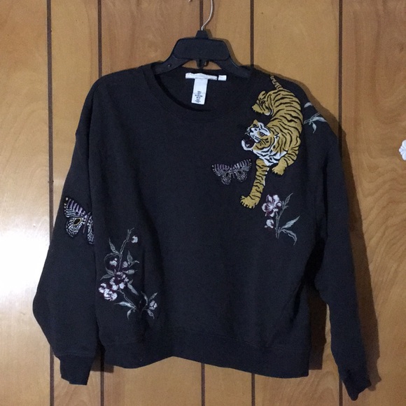 H&M Tops - Charcoal Grey Sweatshirt with embroidered patches